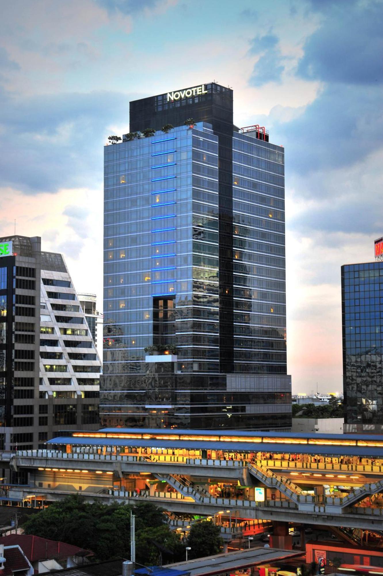 Novotel Bangkok Ploenchit Sukhumvit Exterior photo