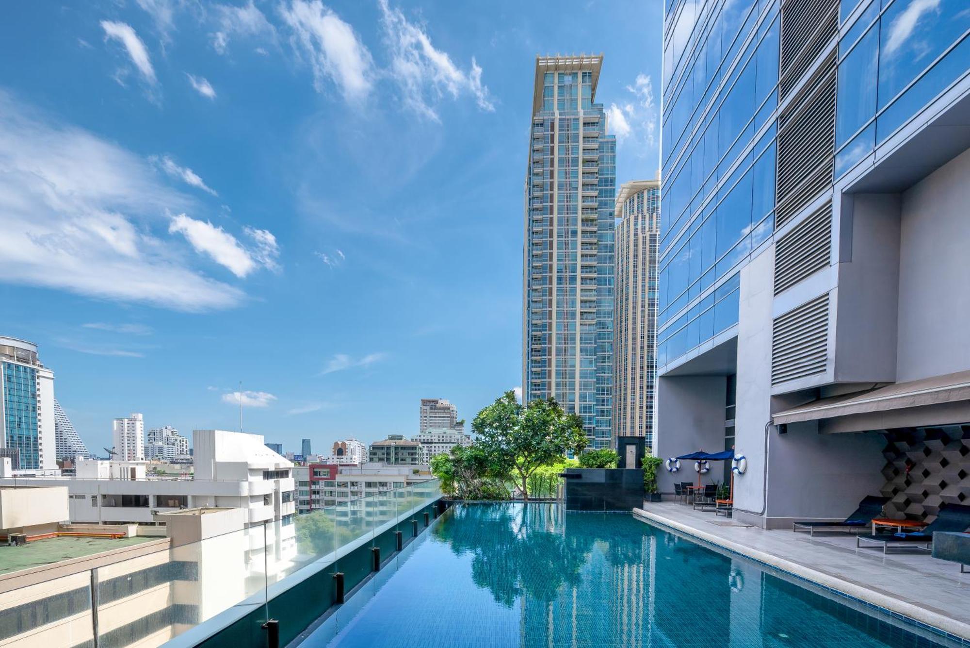 Four Points By Sheraton Bangkok Ploenchit - Formerly Novotel Bangkok Ploenchit Exterior photo